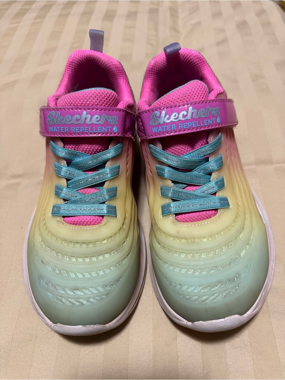 Skechers Kids Water Repellent Gradient Pink & Aqua Sneakers girls size 2.5